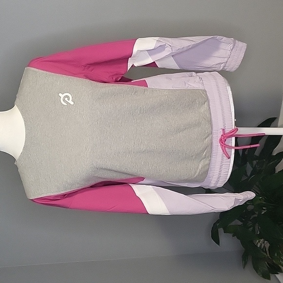 Peleton Chic Fabric Mix Gray Pink Purple Pullover Sweatshirt Windbreaker Size S - Picture 1 of 8